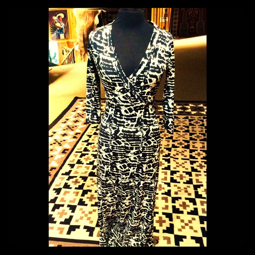 Beautiful Black N White Long Maxi Dress